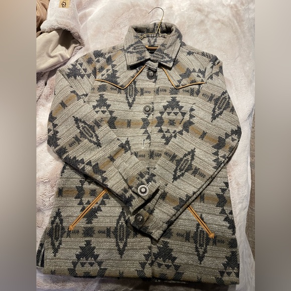 Western shacket - Picture 1 of 2